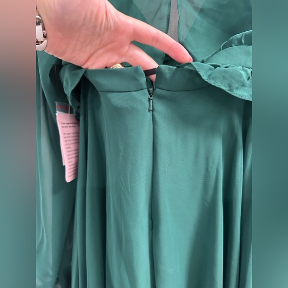 NWT LOVELY BISHOP SLEEVE RUFFLED CHIFFON CUTOUT MINI DRESS - HUNTER GREEN - Picture 9 of 12